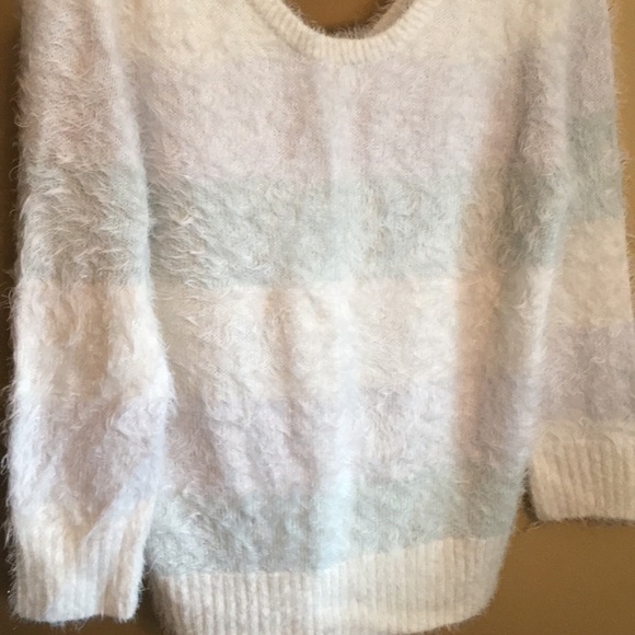 Sweater, feathery and cozy 3/4 sleeve - Picture 2 of 6